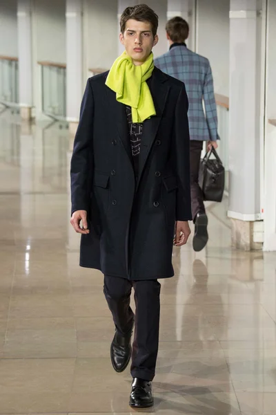 Look 27